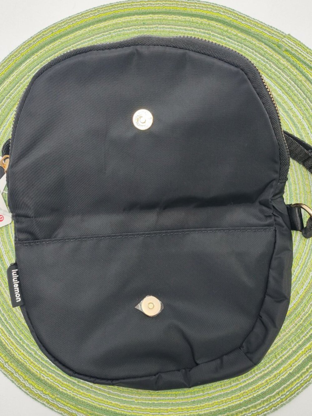 ✅✅Lululemon - All Night Festival Bag - Micro 2L - Black/Gold - Picture 2 of 8